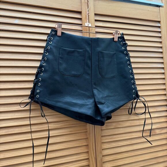 NWT 12th Tribe Black high rise shorts size medium - Picture 7 of 8